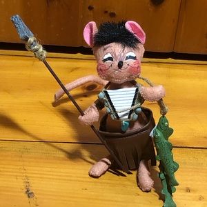 Indian Boy Mouse 6 Inch Annalee Doll Squinting 2006 Retired.